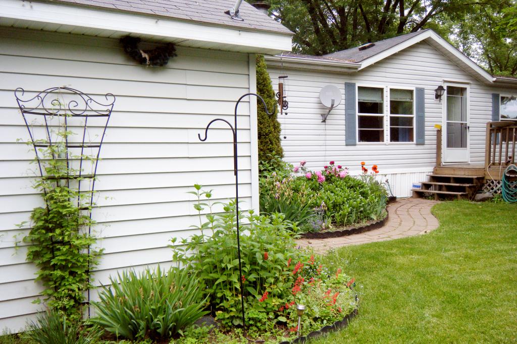 Mobile Home Park in Little Chute, WI Hickory Lane