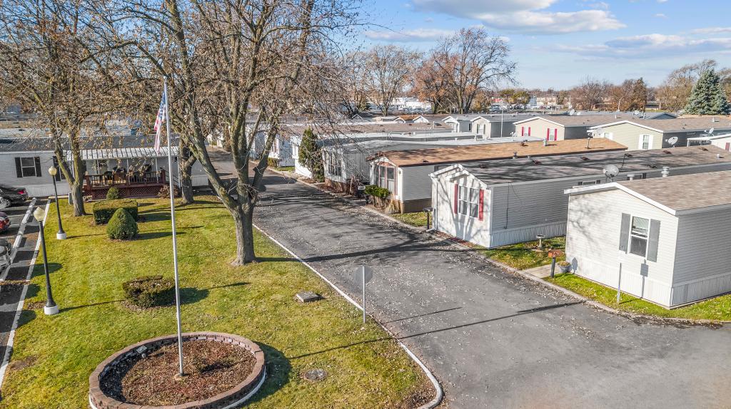 Mobile Home Park in Countryside, IL Country Club Woods