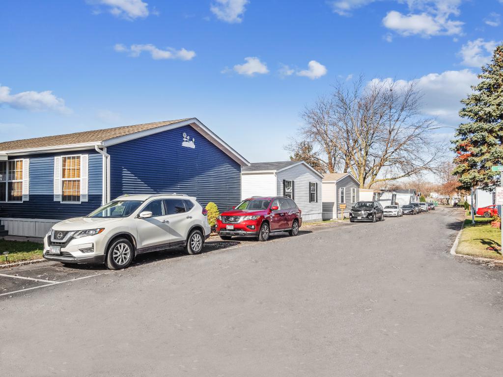 Mobile Home Park in Countryside, IL Country Club Woods