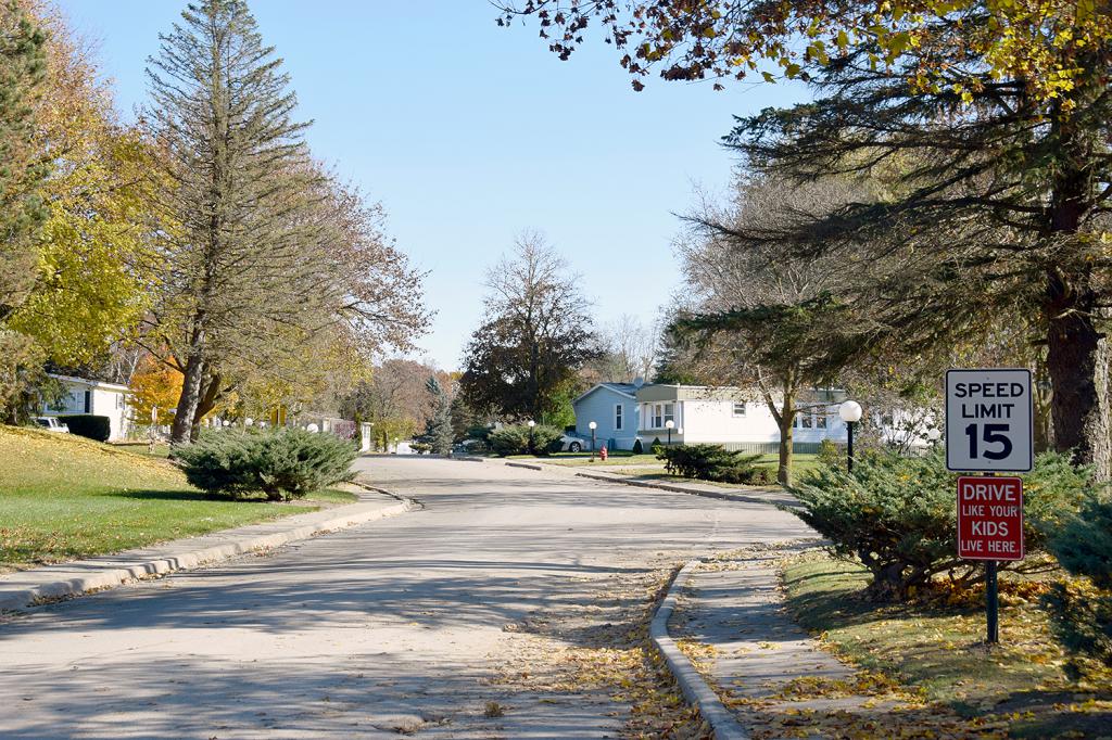 Mobile Home Park in Oakland Charter Township, MI The Woodlands