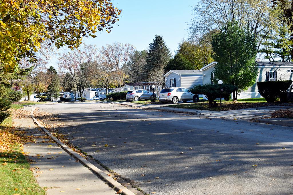 Mobile Home Park in Oakland Charter Township, MI The Woodlands