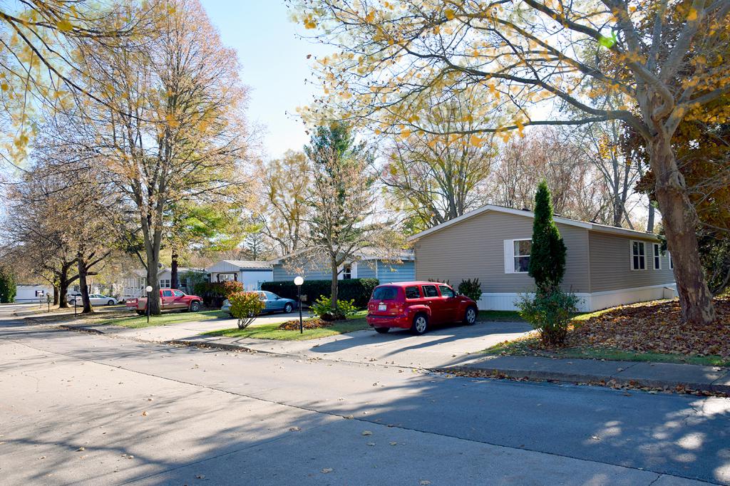 Mobile Home Park in Oakland Charter Township, MI The Woodlands