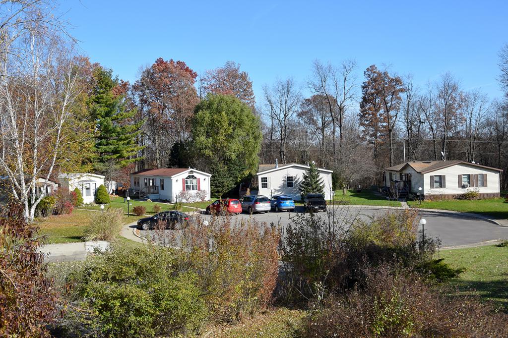 Mobile Home Park in Oakland Charter Township, MI The Woodlands
