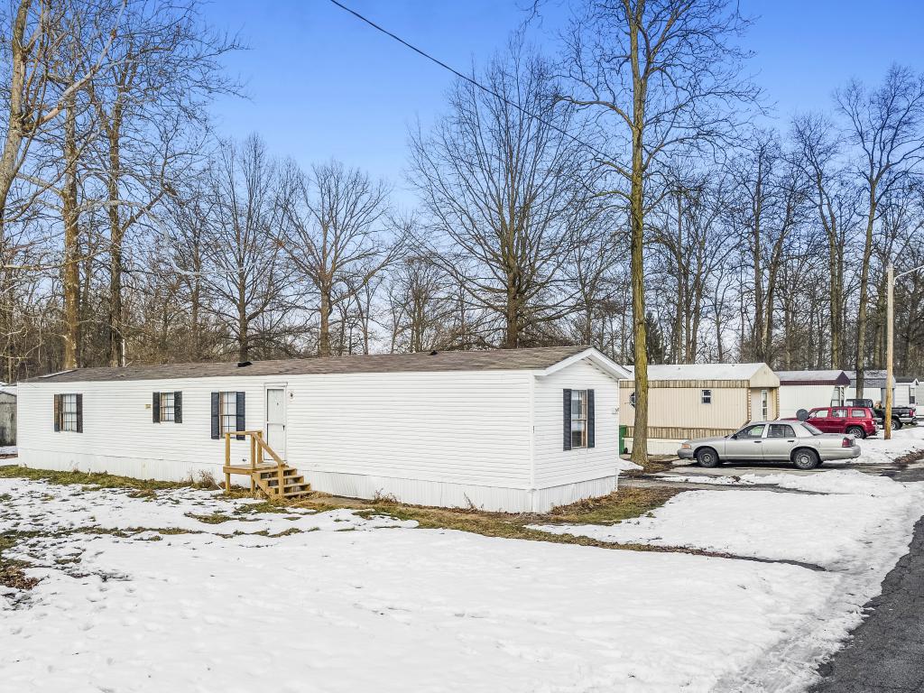 Mobile Home Park in Portland, IN Oakwood