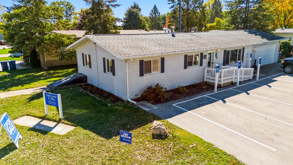 A photo of the Manor Hill Home