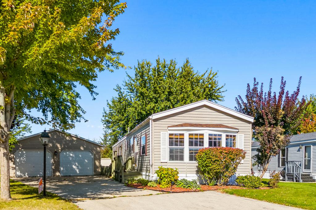 A photo of the Manor Hill Home