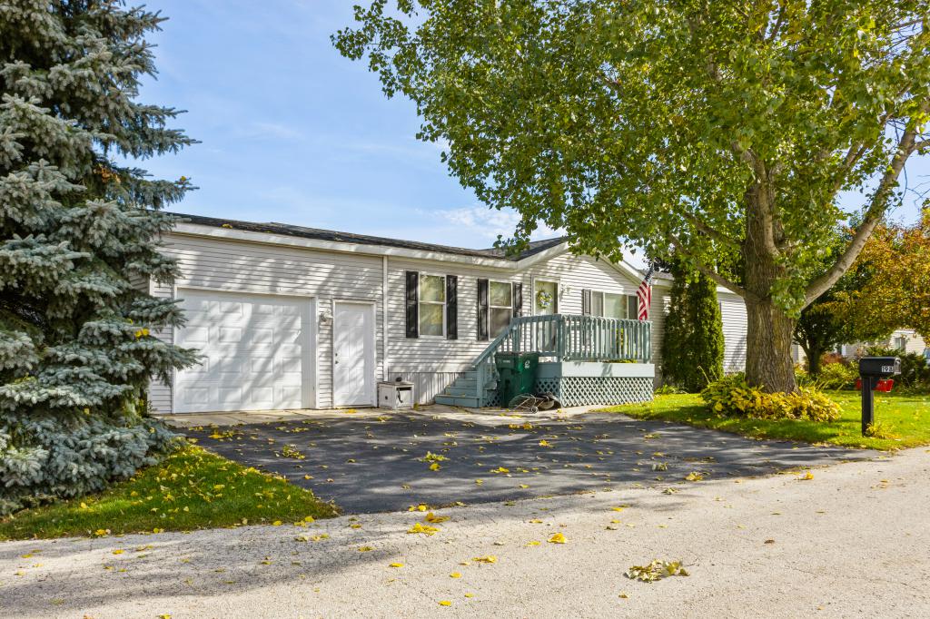 A photo of the Manor Hill Home