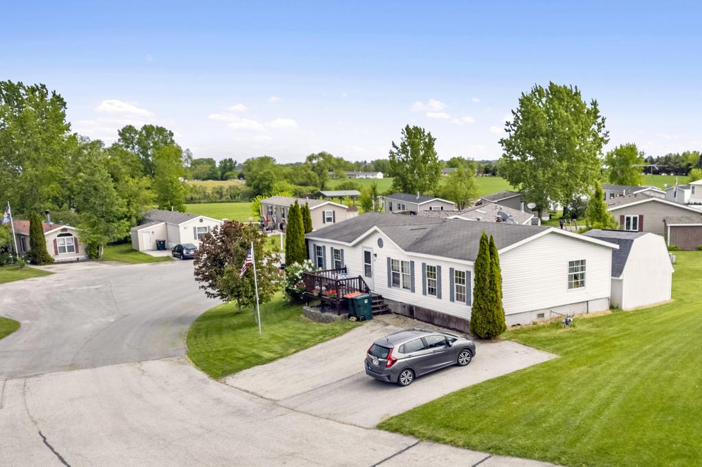 A photo of the Manor Hill Home