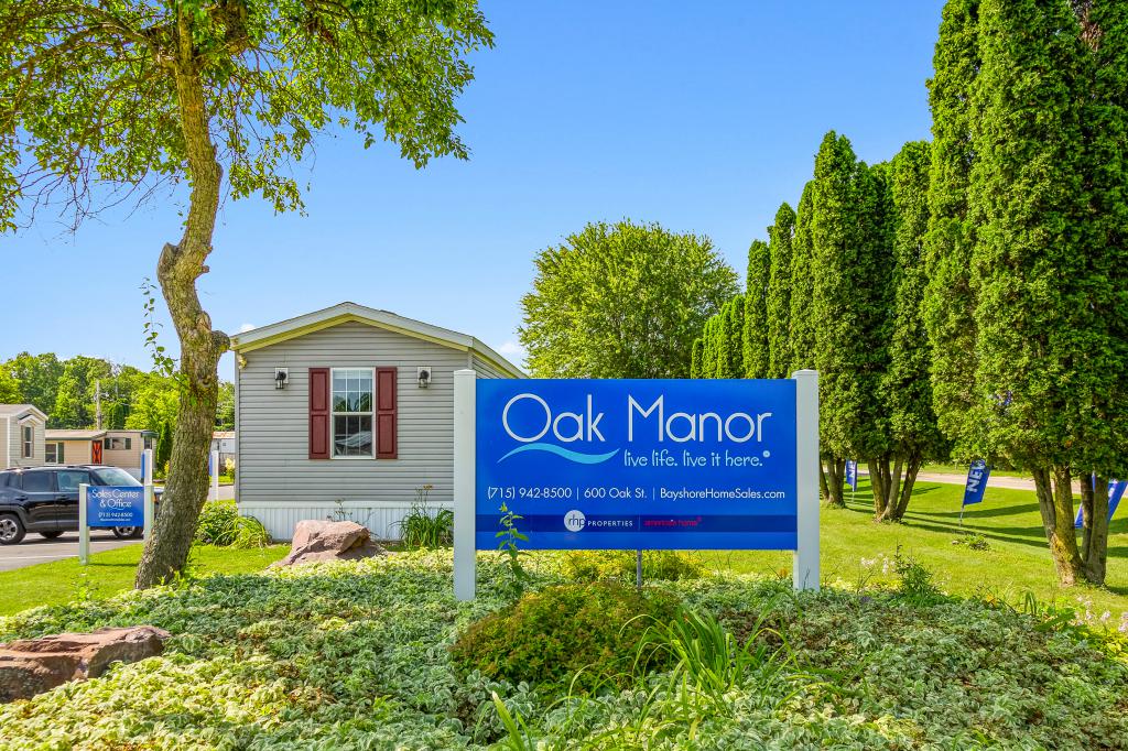 A photo of the Oak Manor Home