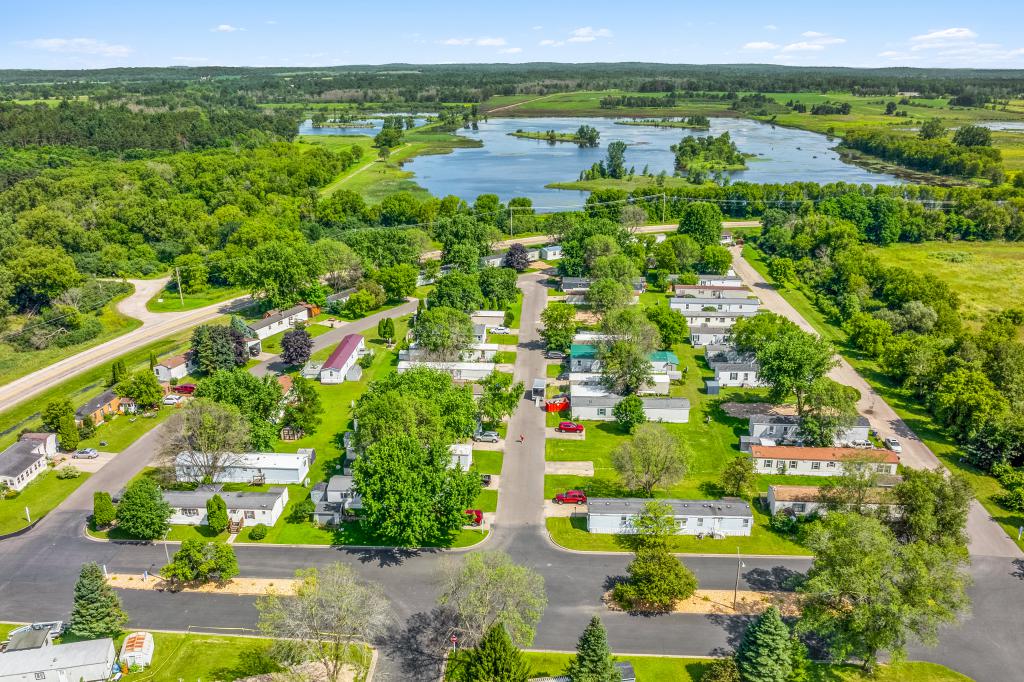 A photo of the Oak Manor Home