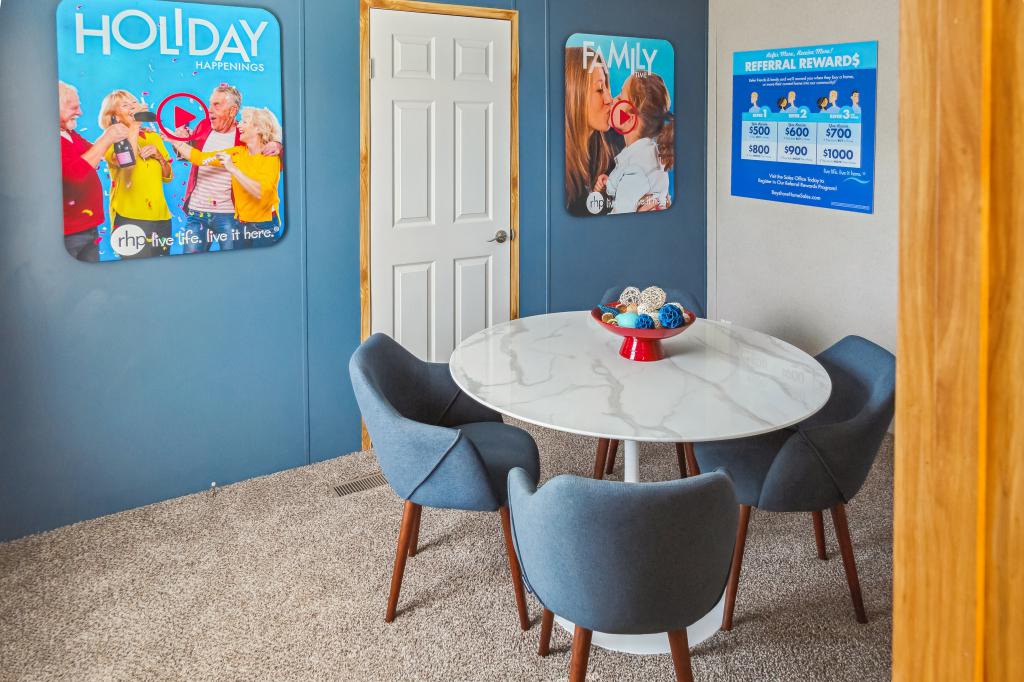 A photo of the Oak Manor Home