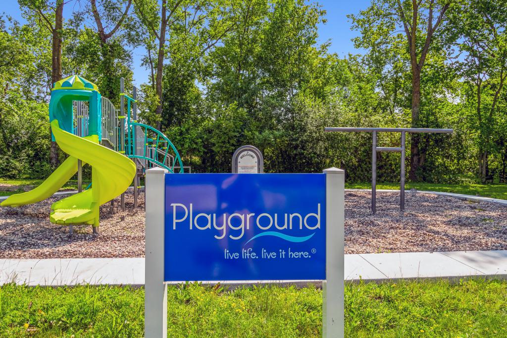 A photo of the Oak Manor Home