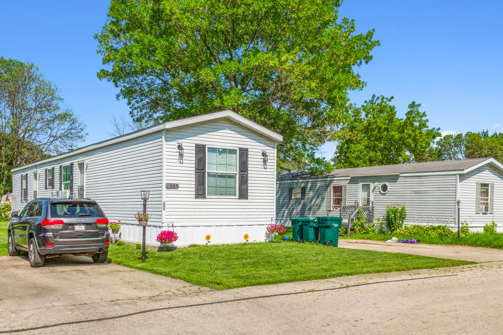 A photo of the Oak Manor Home