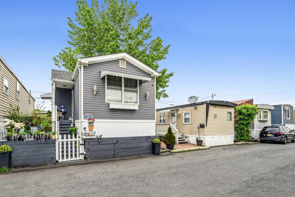 A photo of the Metropolitan Reserve Home