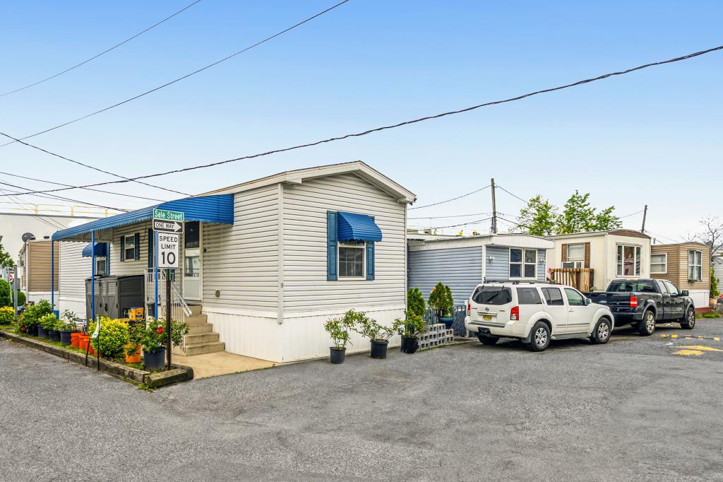 A photo of the Metropolitan Reserve Home