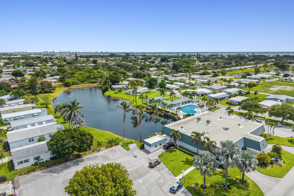 A photo of the Pinelake Village Home