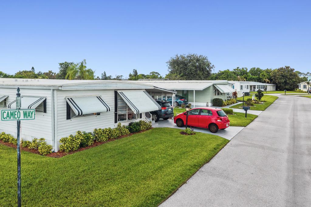 A photo of the Pinelake Village Home