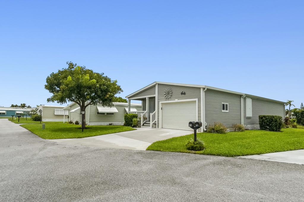 A photo of the Pinelake Village Home