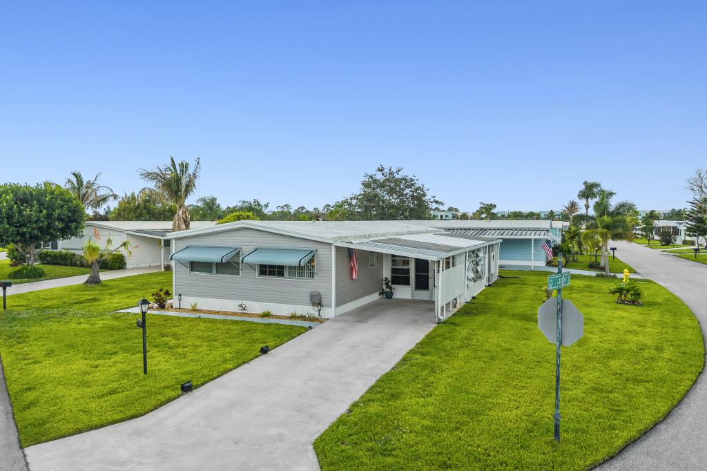 A photo of the Pinelake Village Home