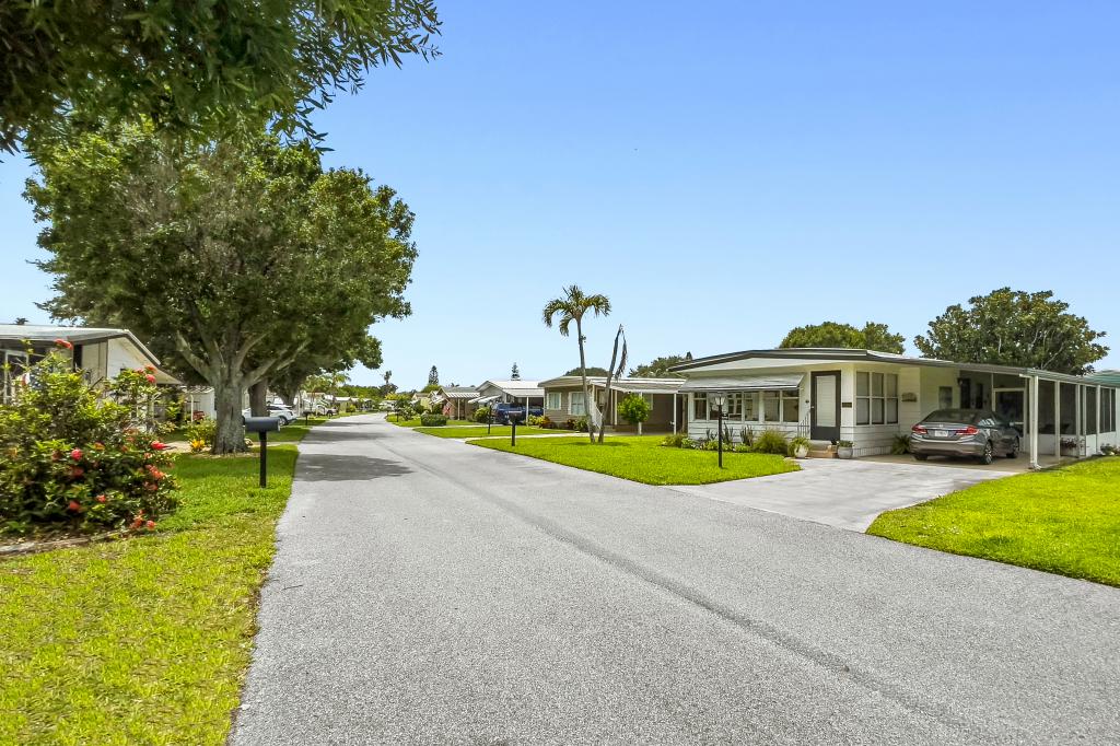 A photo of the Pinelake Village Home