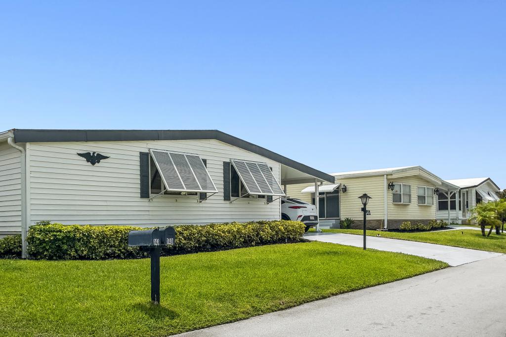 A photo of the Pinelake Village Home