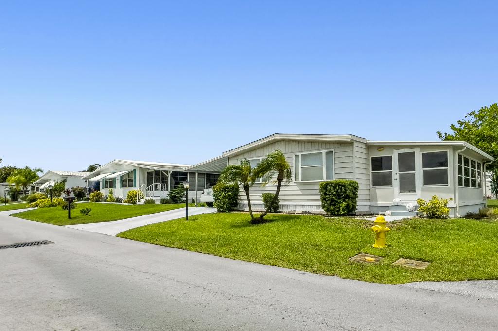 A photo of the Pinelake Village Home