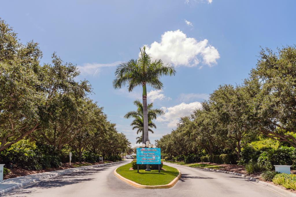 A photo of the Pinelake Village Home