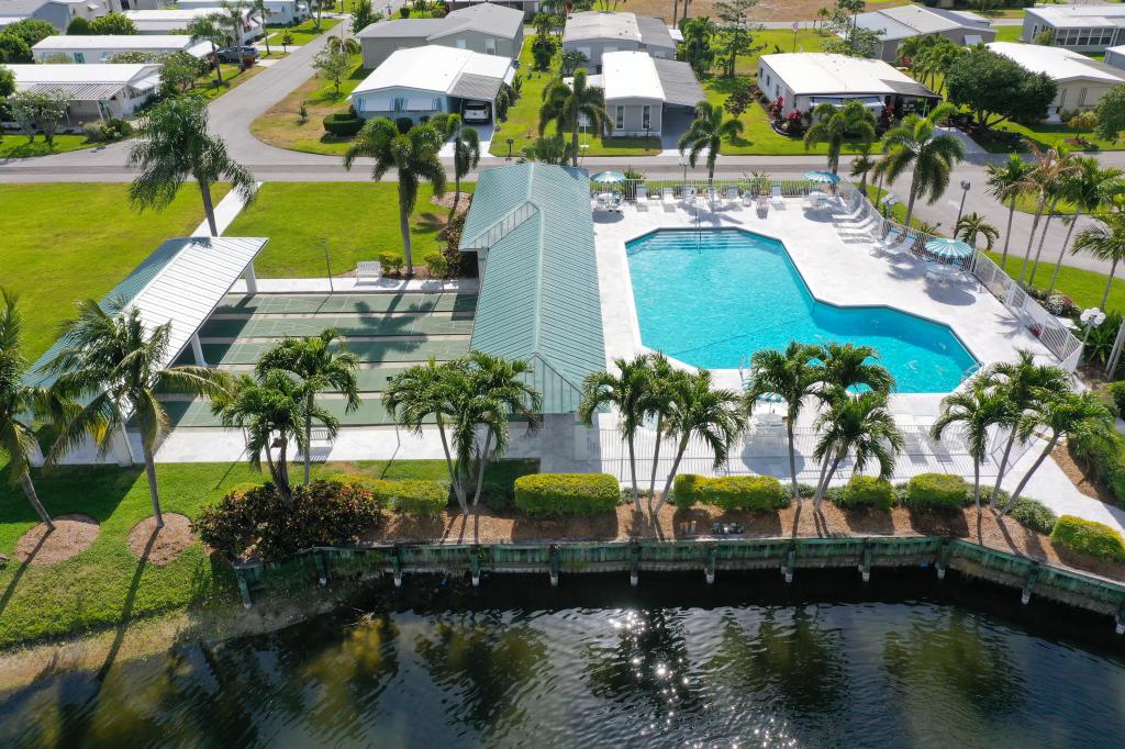 A photo of the Pinelake Village Home
